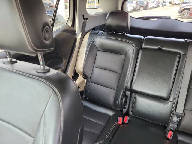 Used 2023 GMC Terrain SLT AWD/4WD image 17