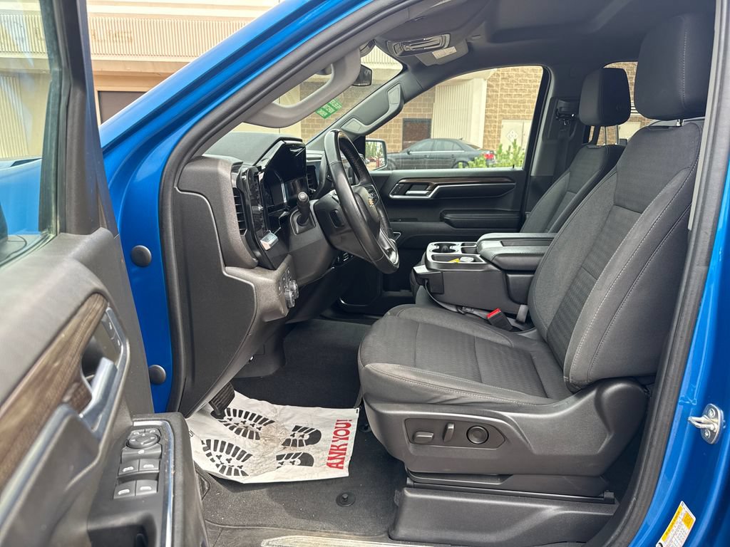Used 2023 Chevrolet Silverado 1500 LT w/ Protection Package AWD/4WD image 12