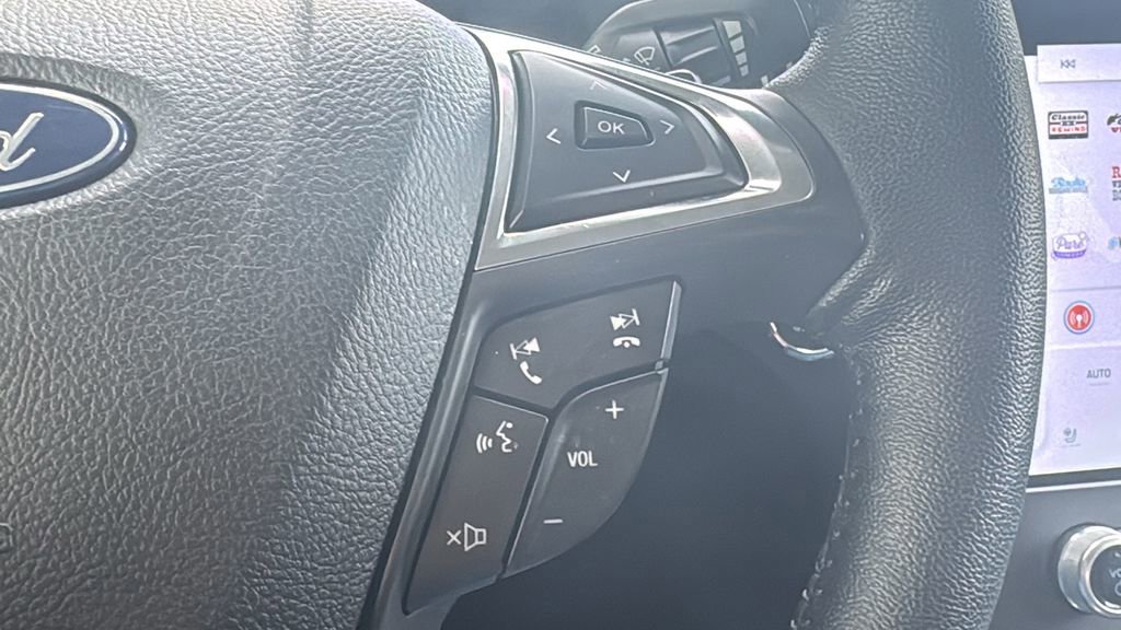 Certified 2022 Ford Edge Titanium w/ Class II Trailer Tow Package image 13