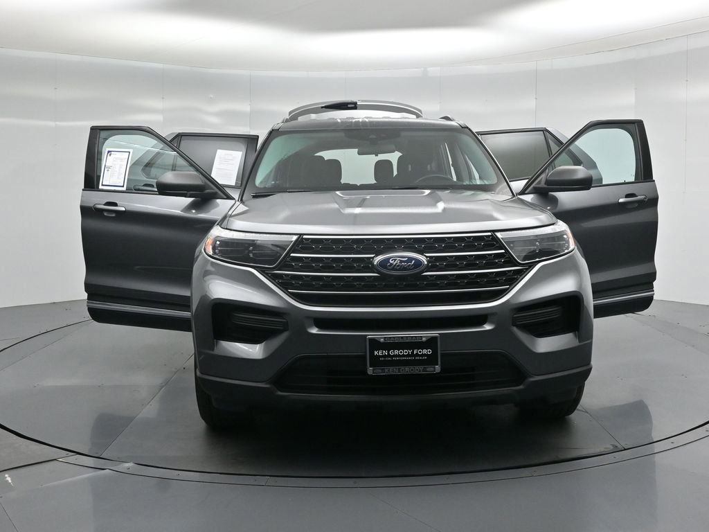Certified 2022 Ford Explorer XLT w/ Class IV Trailer Tow Package image 57