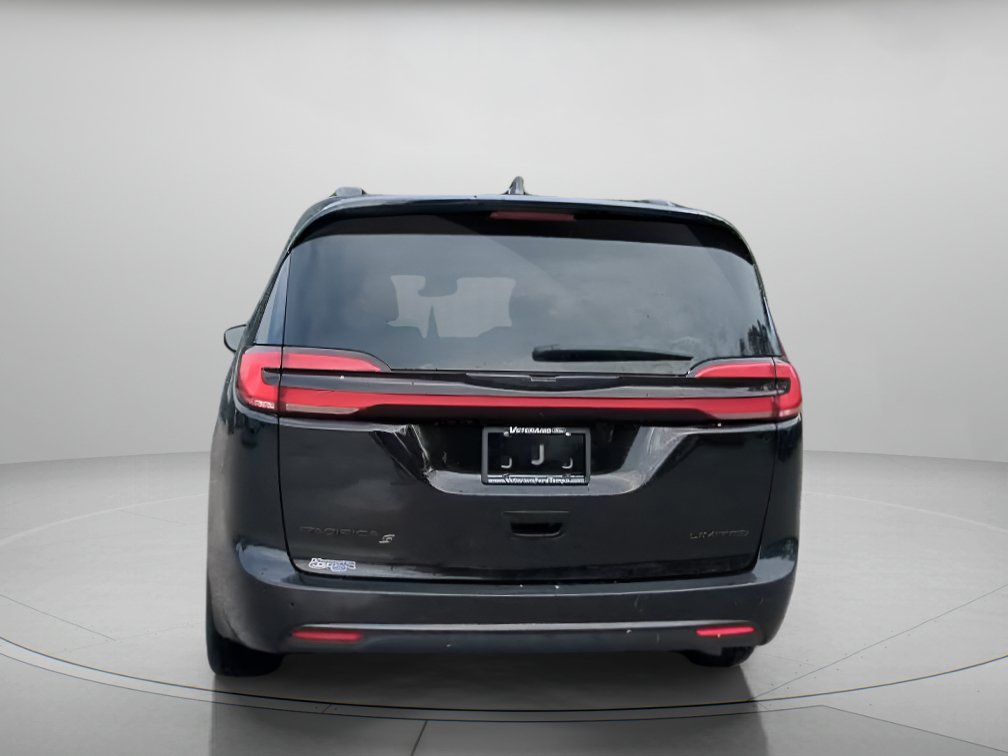Used 2025 Chrysler Pacifica Limited FWD image 24