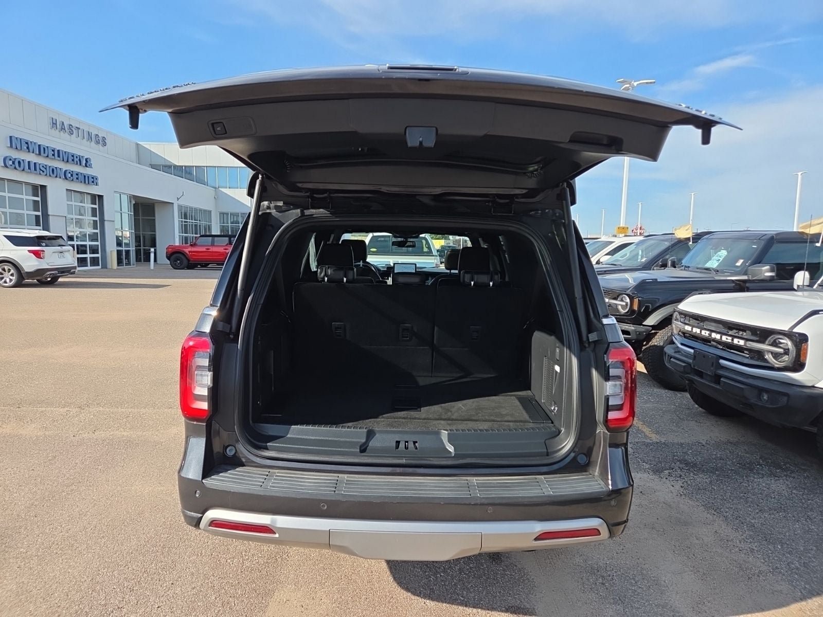 Certified 2023 Ford Expedition Max Platinum AWD/4WD image 13