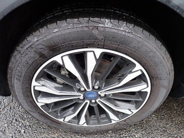 Certified 2022 Ford Escape SEL w/ SEL Stealth AWD Package image 13