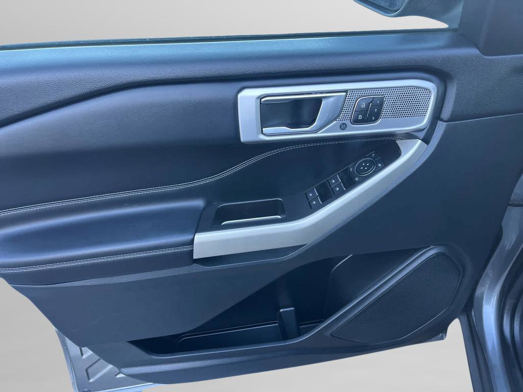 Certified 2021 Ford Explorer Limited w/ Equipment Group 301A image 35