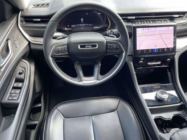 Used 2023 Jeep Grand Cherokee Limited RWD image 4