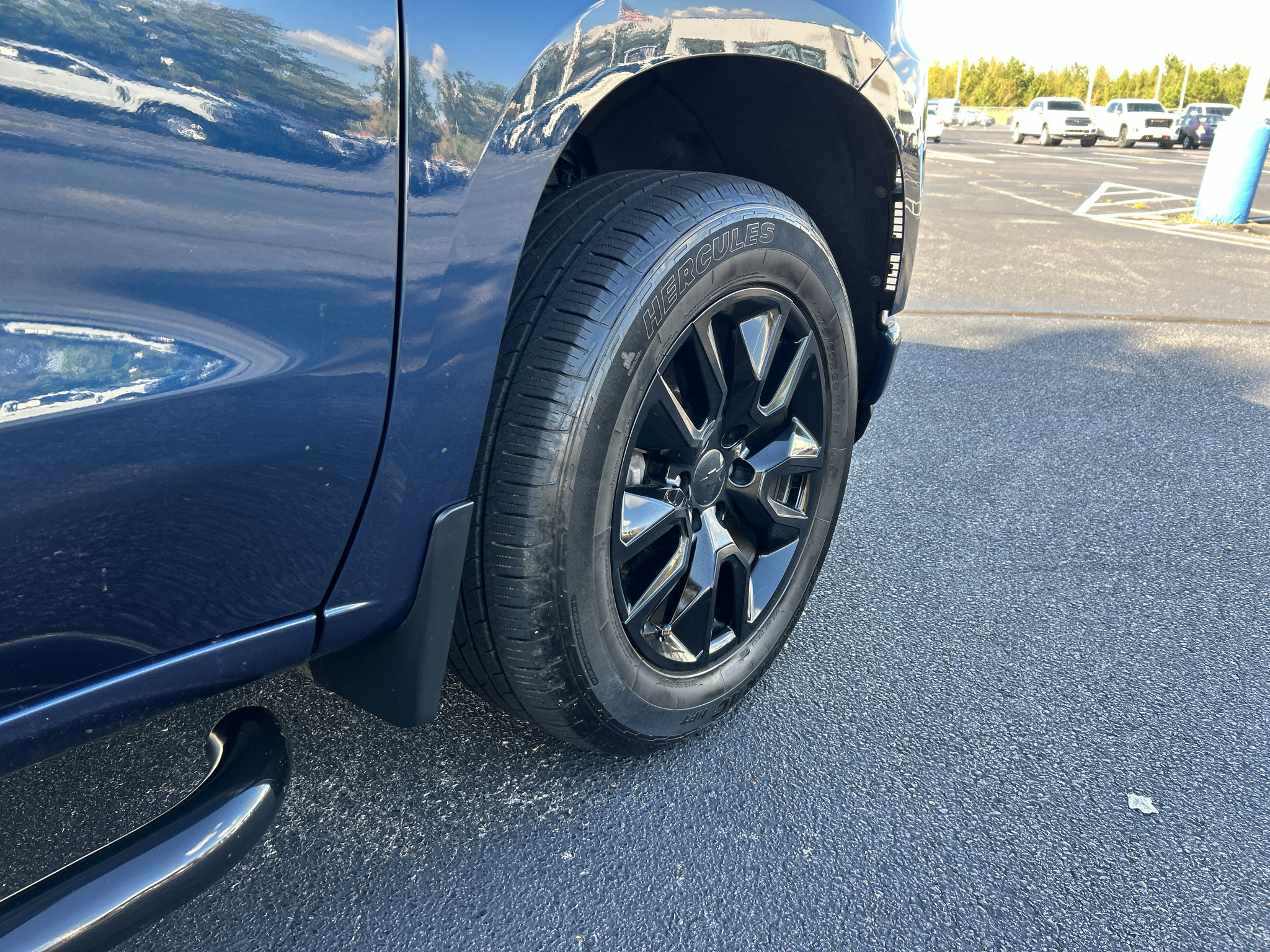 Used 2019 Chevrolet Silverado 1500 Custom w/ Custom Value Package RWD image 9