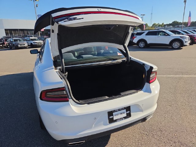 Used 2019 Dodge Charger SXT w/ Blacktop Package RWD image 26