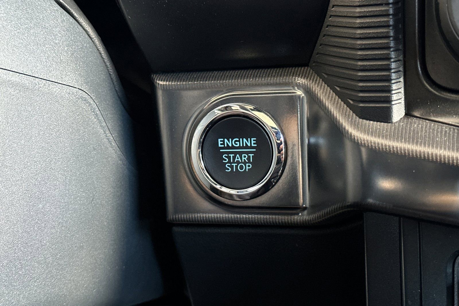 Certified 2025 Ford F150 Raptor AWD/4WD image 21