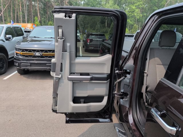 Certified 2018 Ford F150 XLT w/ Equipment Group 302A Luxury AWD/4WD image 17