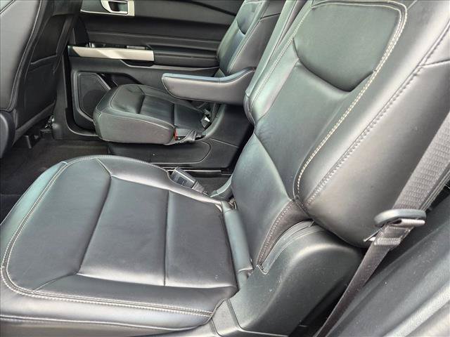 Certified 2023 Ford Explorer XLT w/ Equipment Group 202A RWD image 17