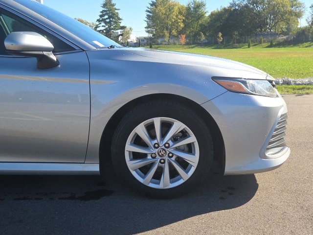 Used 2023 Toyota Camry LE FWD image 4