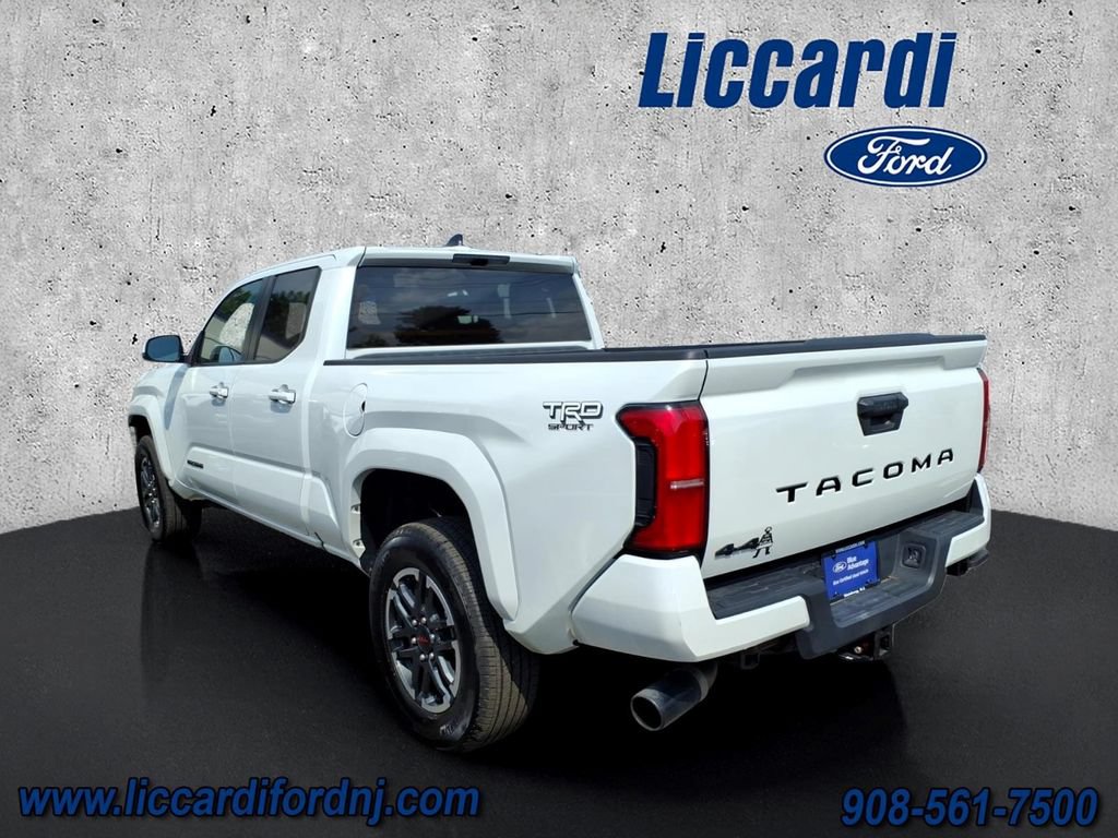 Used 2025 Toyota Tacoma TRD Sport AWD/4WD image 4