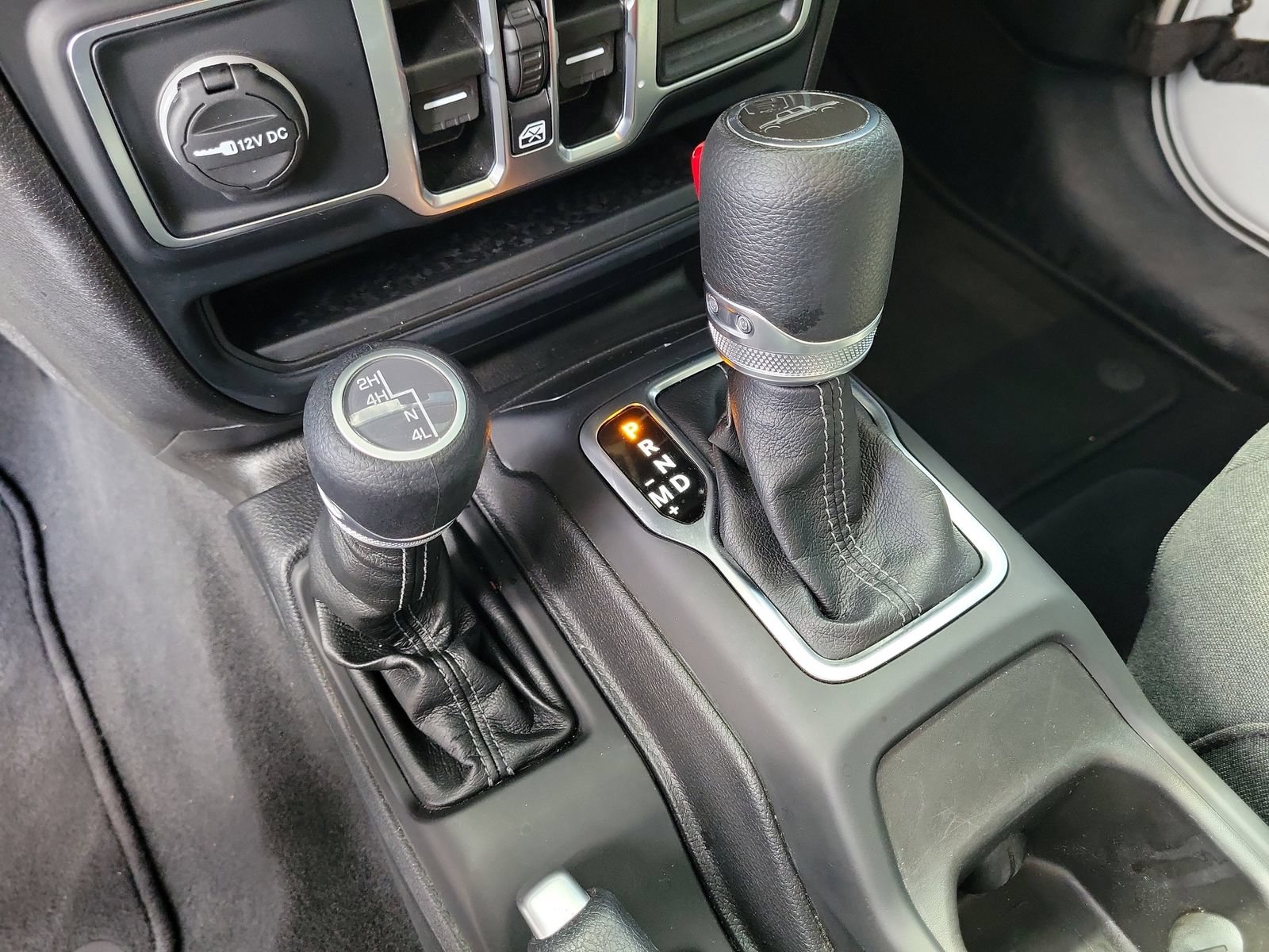 Used 2025 Jeep Gladiator Sport AWD/4WD image 23