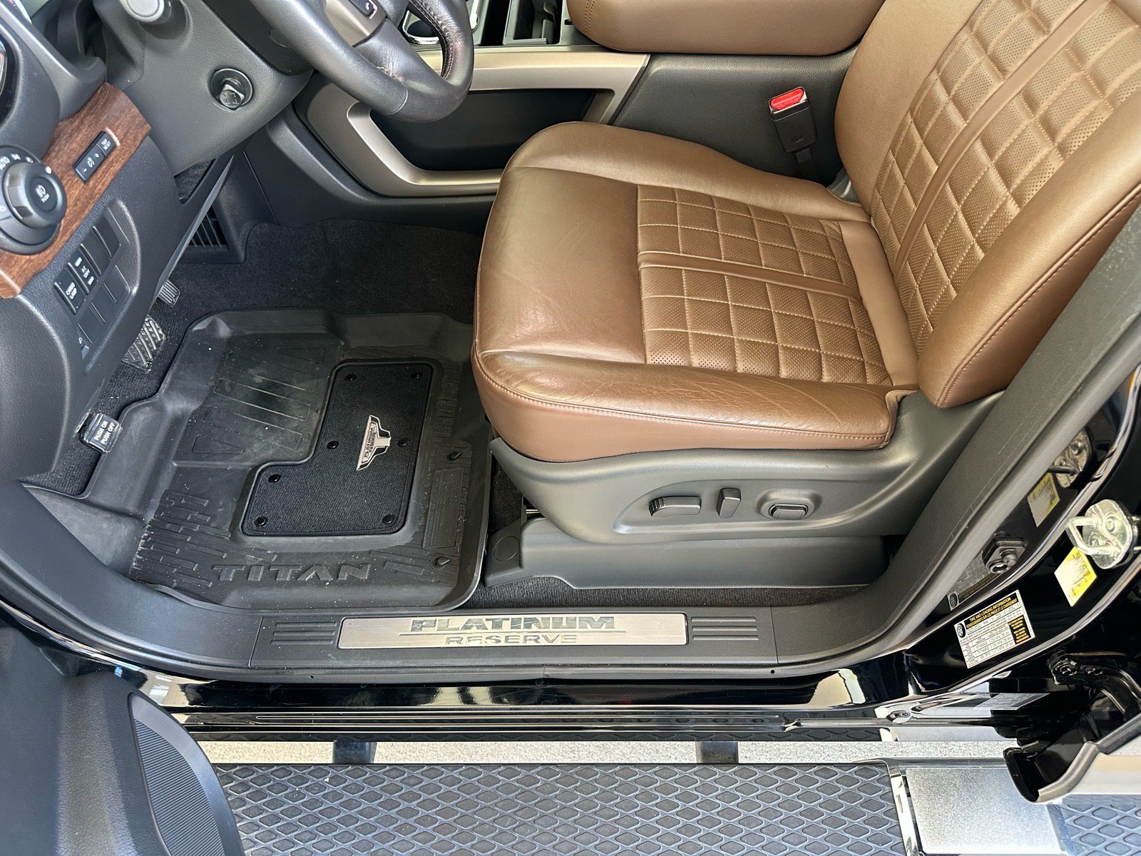 Used 2023 Nissan Titan Platinum Reserve w/ Moonroof Package AWD/4WD image 16