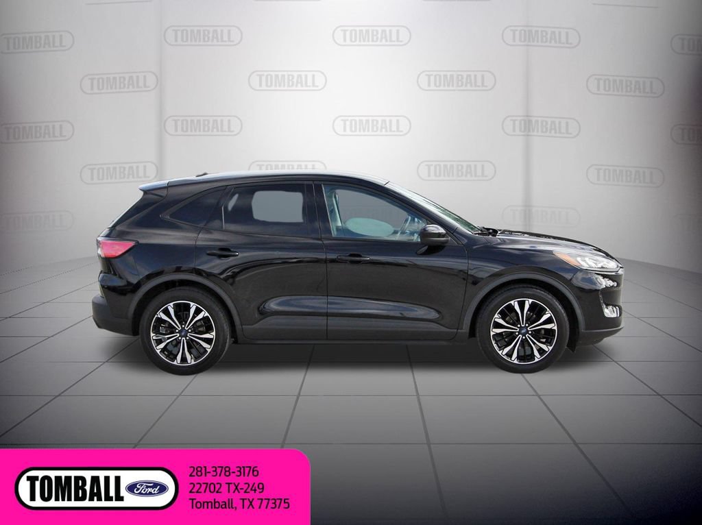 Certified 2022 Ford Escape SE w/ SE Sport Appearance Package FWD image 9
