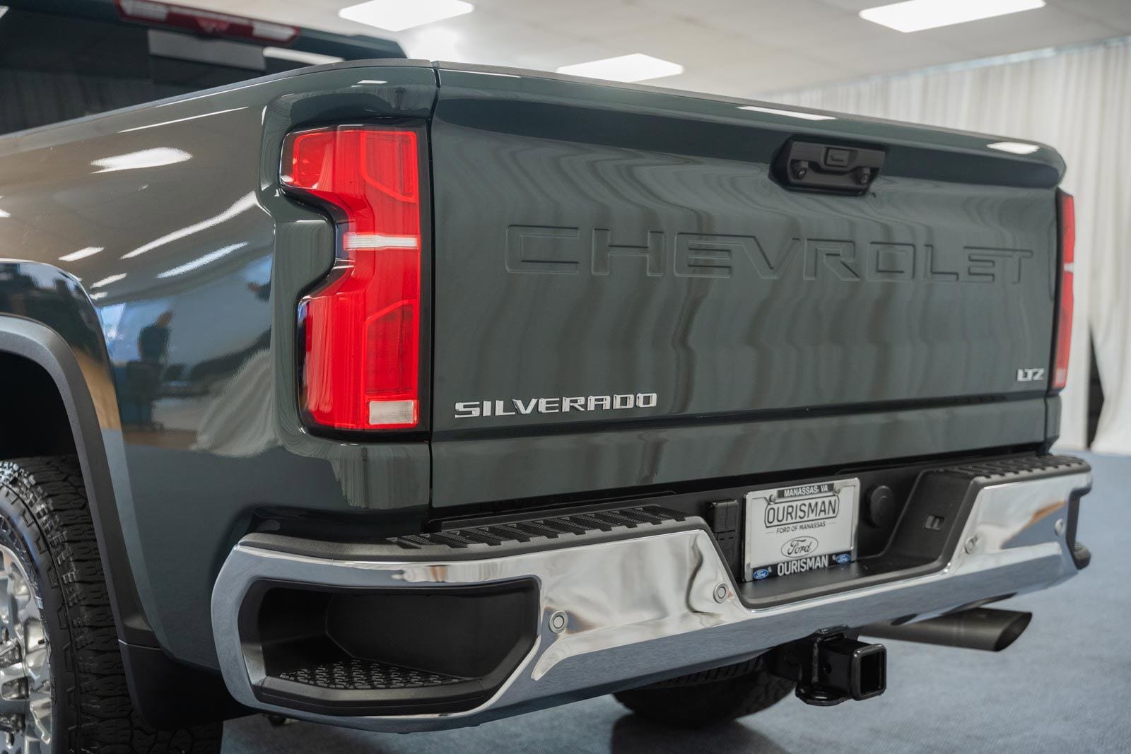 Used 2025 Chevrolet Silverado 2500 LTZ w/ LTZ Premium Package AWD/4WD image 6