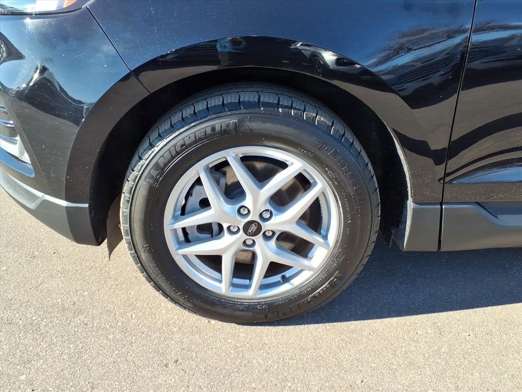 Certified 2024 Ford Edge SEL w/ Convenience Package image 9