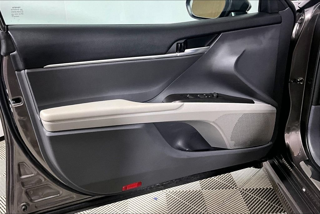 Used 2024 Toyota Camry SE w/ Audio Upgrade Package FWD image 18
