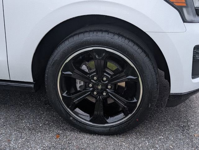 Certified 2023 Ford Expedition Limited image 4