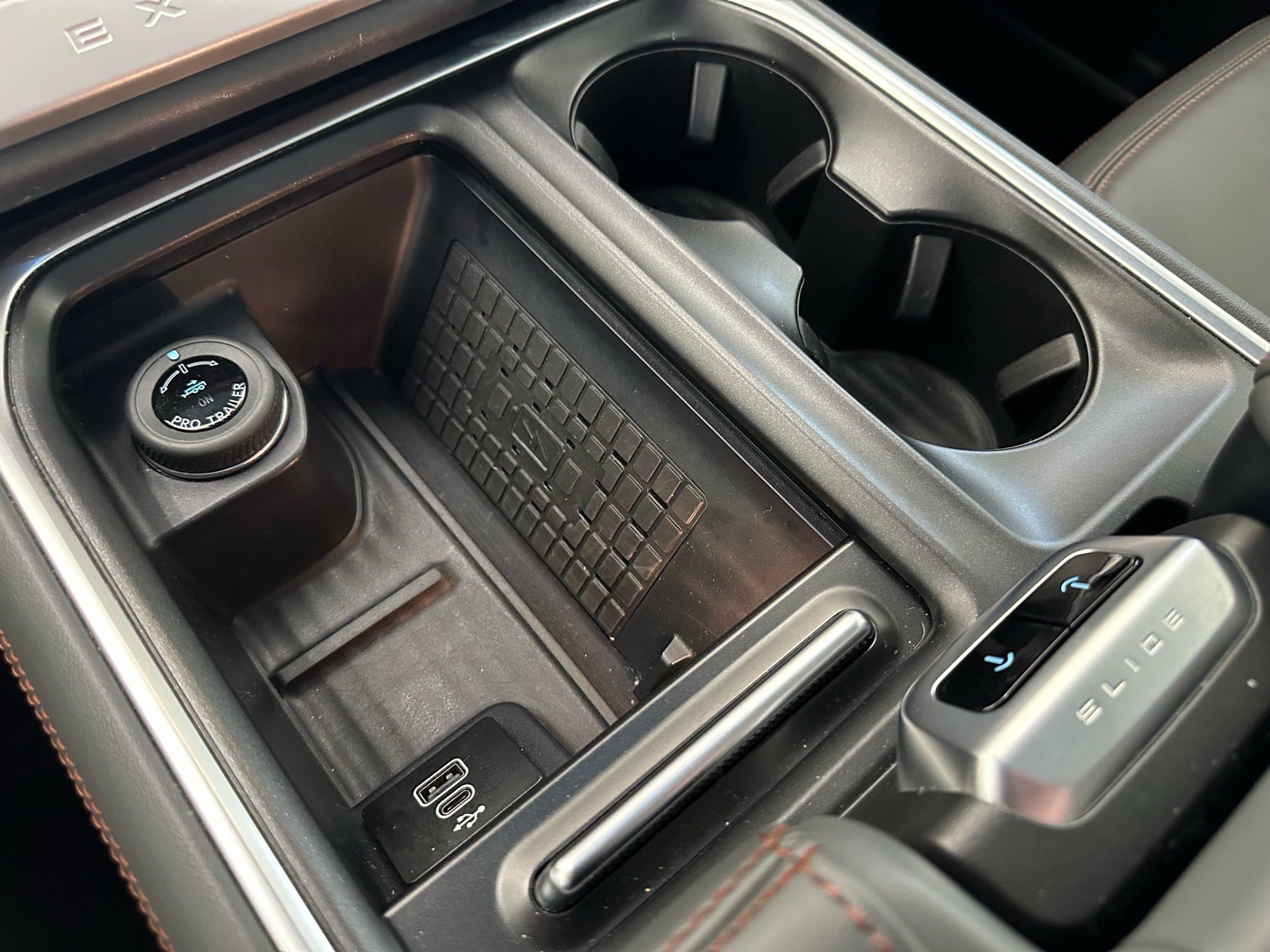 Certified 2025 Ford Expedition Active AWD/4WD image 34
