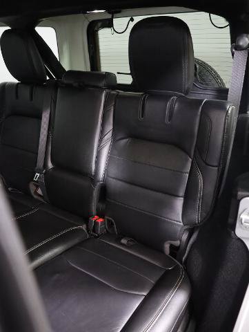 Used 2022 Jeep Wrangler Unlimited Sahara w/ Cold Weather Group AWD/4WD image 11