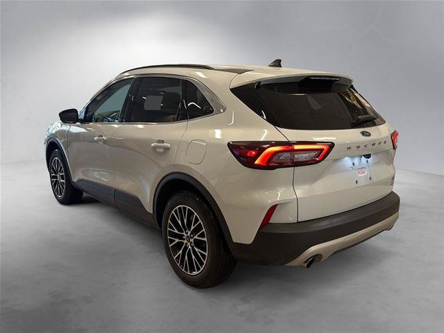 Certified 2026 Ford Escape SE w/ PHEV Premium Package FWD image 14