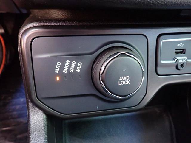 Used 2023 Jeep Renegade Latitude AWD/4WD image 17