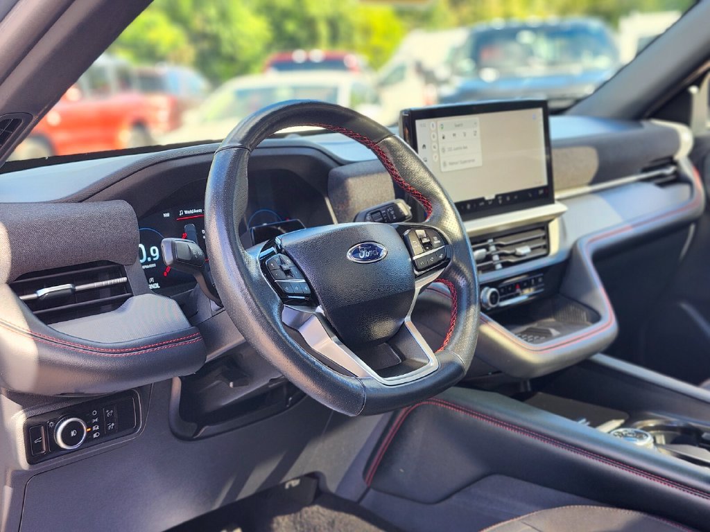 Certified 2025 Ford Explorer ST-Line w/ Premium Package AWD/4WD image 19