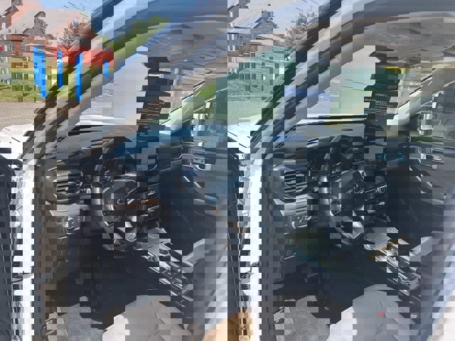 Certified 2022 Ford Explorer Limited w/ Equipment Group 301A image 17