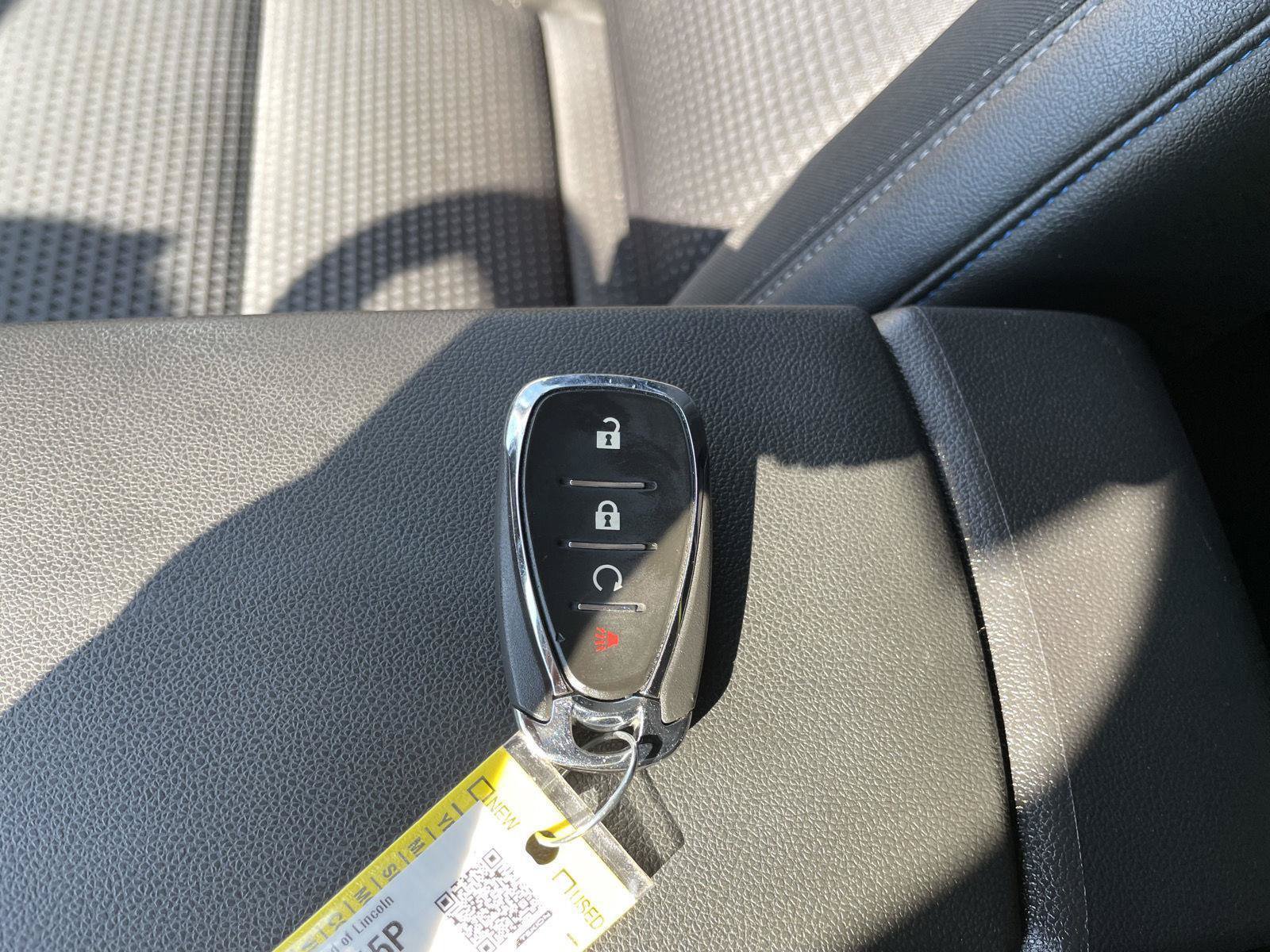Used 2025 Chevrolet Trax LT FWD image 36