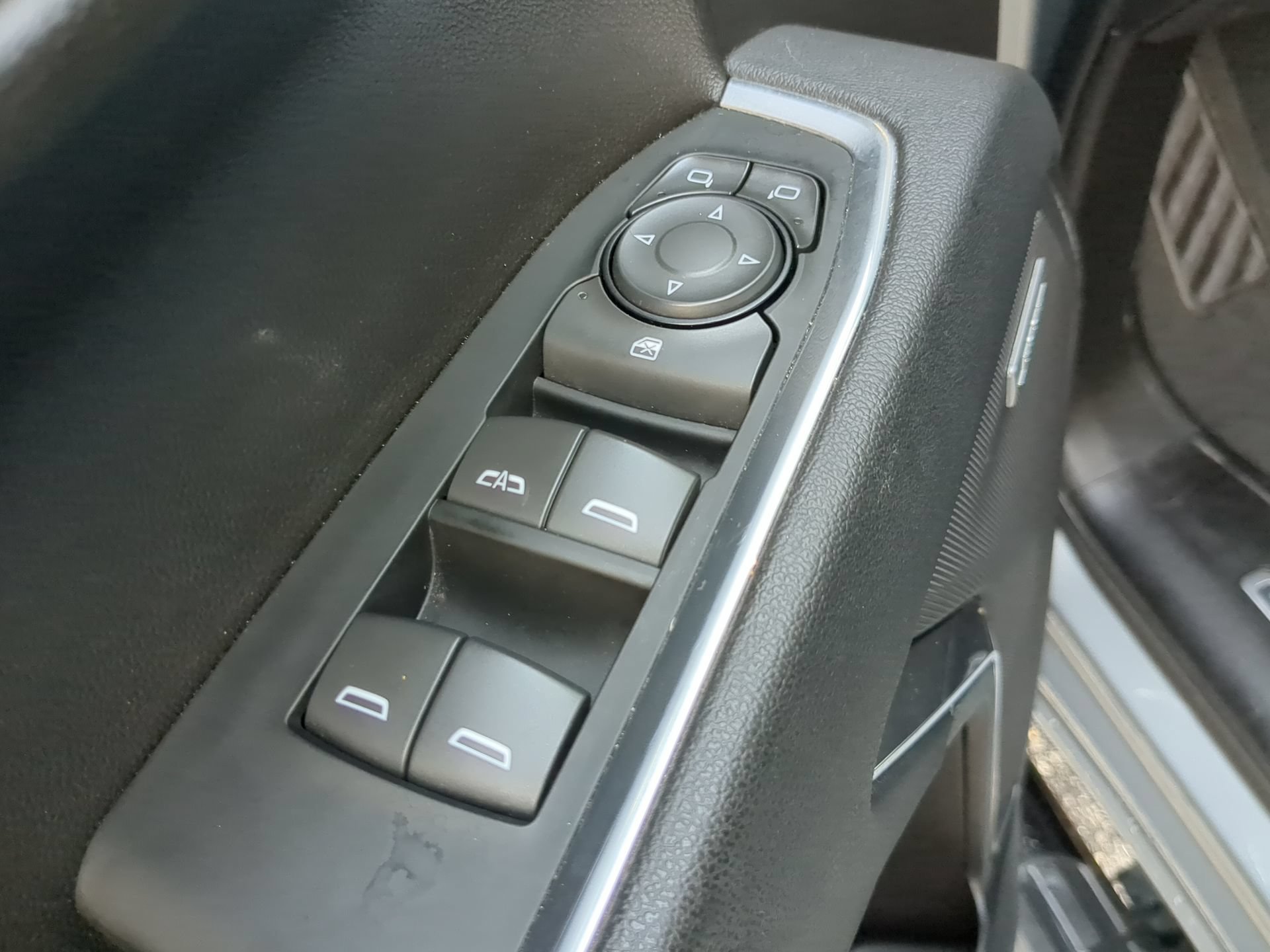 Used 2025 Chevrolet Silverado 1500 LT Trail Boss w/ Convenience Package II AWD/4WD image 55