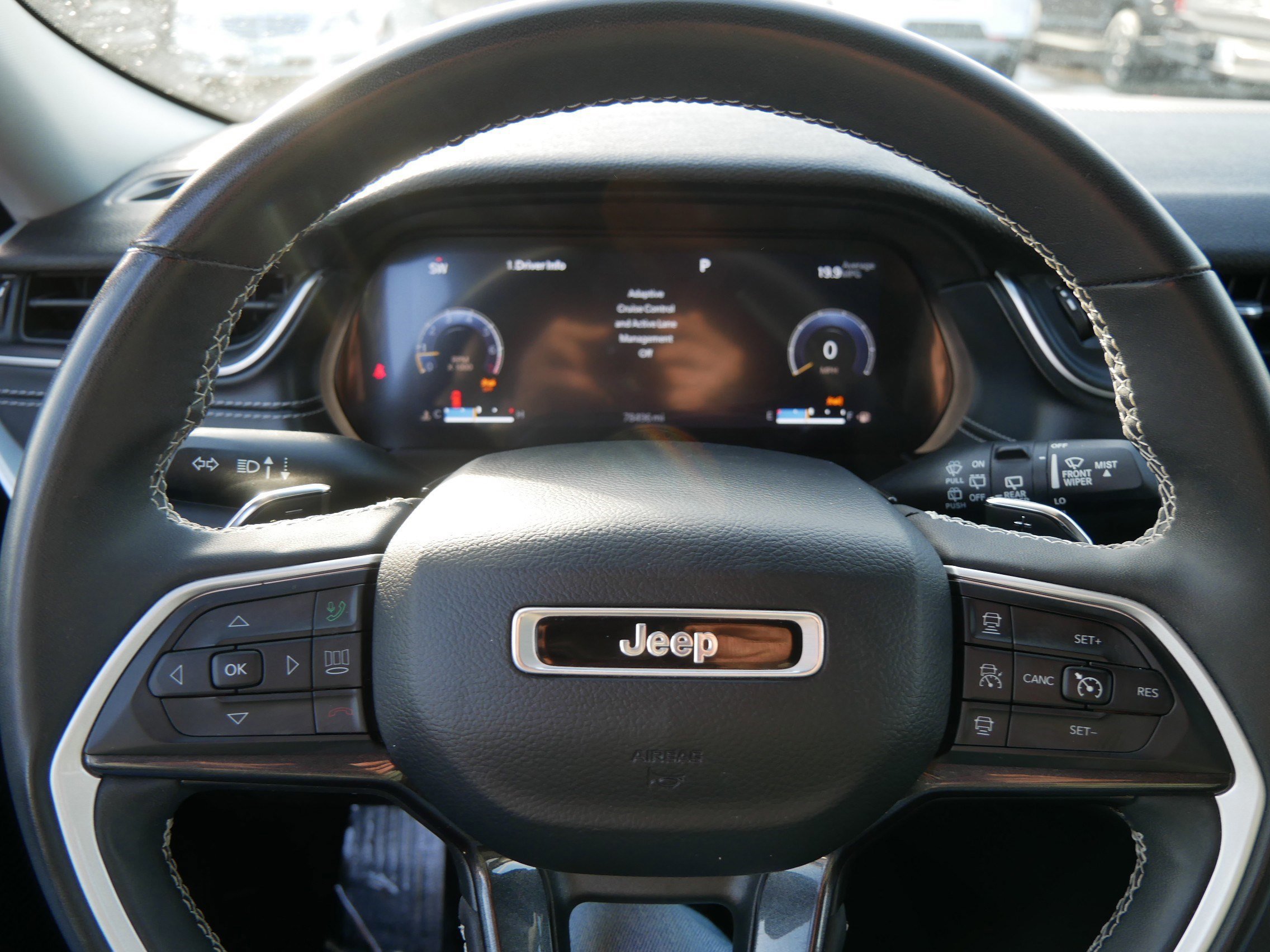 Used 2023 Jeep Grand Cherokee Laredo w/ Luxury Tech Group I image 25