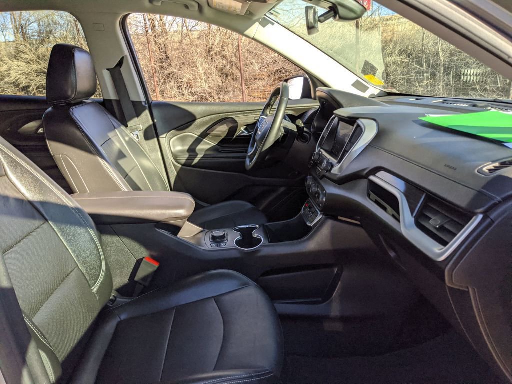 Used 2024 GMC Terrain SLT image 26