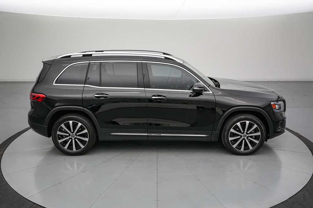 Used 2022 Mercedes-Benz GLB 250 w/ Premium Package Lite image 3