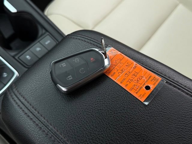 Used 2019 Cadillac XT4 Sport w/ Cold Weather Package AWD/4WD image 4
