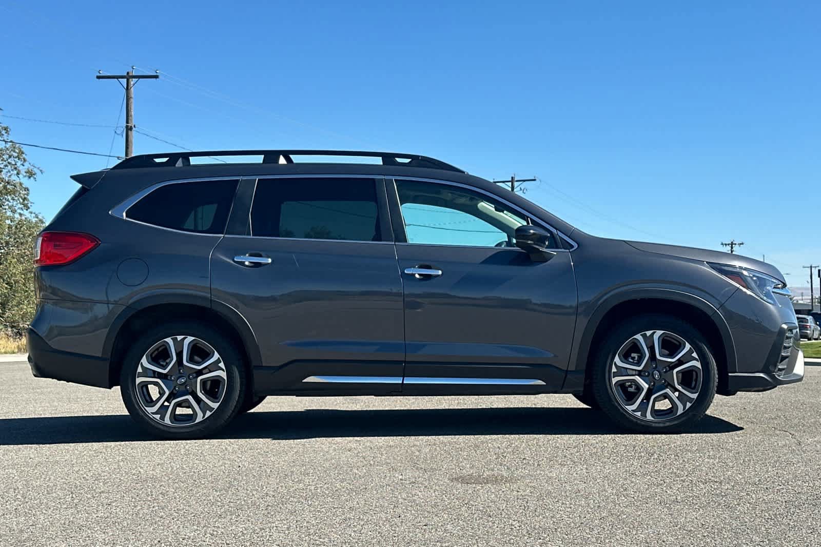 Used 2024 Subaru Ascent Touring AWD/4WD image 8