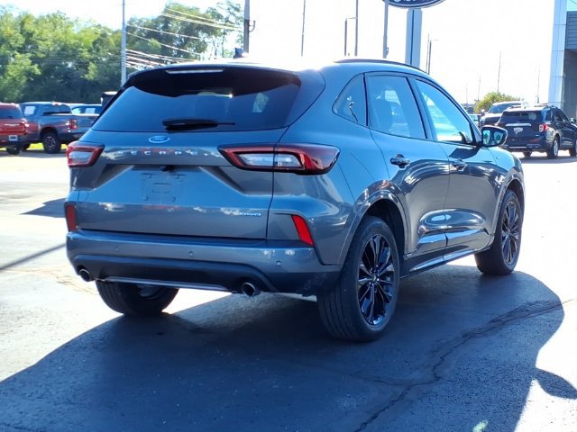 Certified 2024 Ford Escape ST-Line Elite AWD/4WD image 4