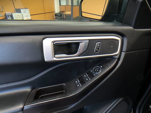 Certified 2020 Ford Explorer XLT w/ Equipment Group 202A AWD/4WD image 12