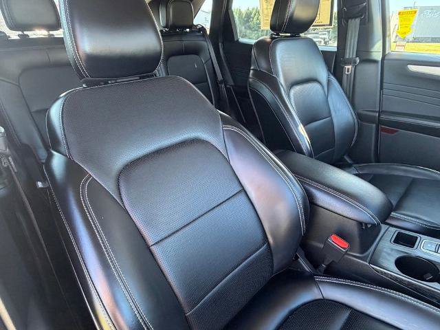 Certified 2025 Ford Escape Platinum AWD/4WD image 36