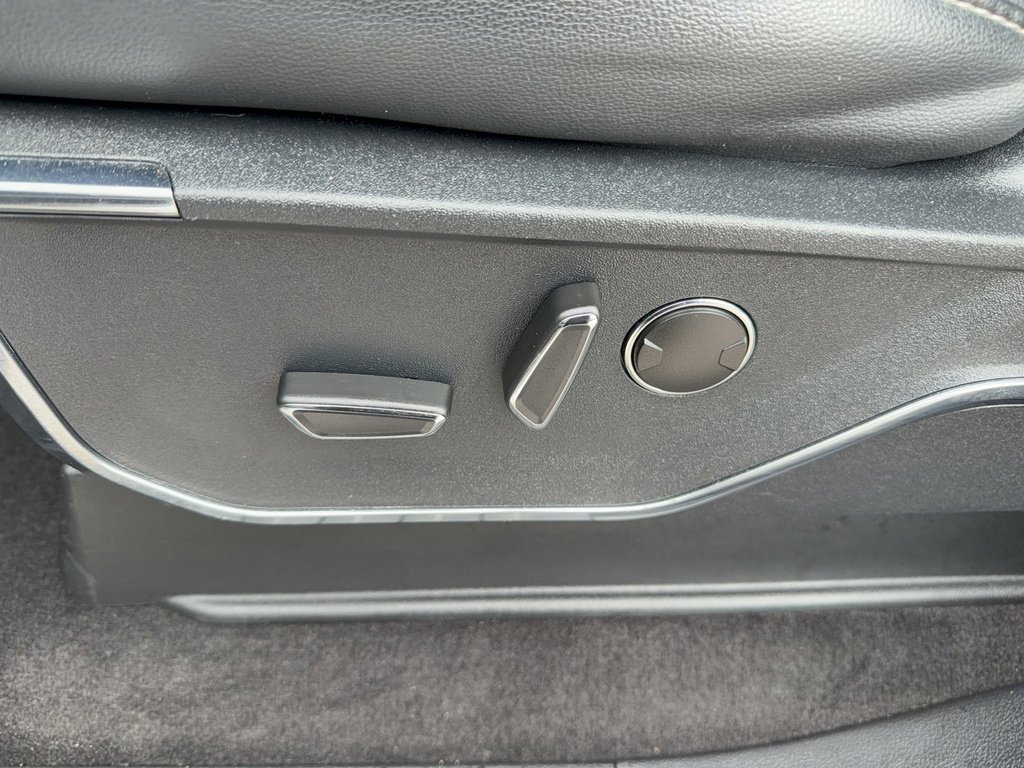 Certified 2022 Ford F150 Lariat w/ Equipment Group 502A High image 36