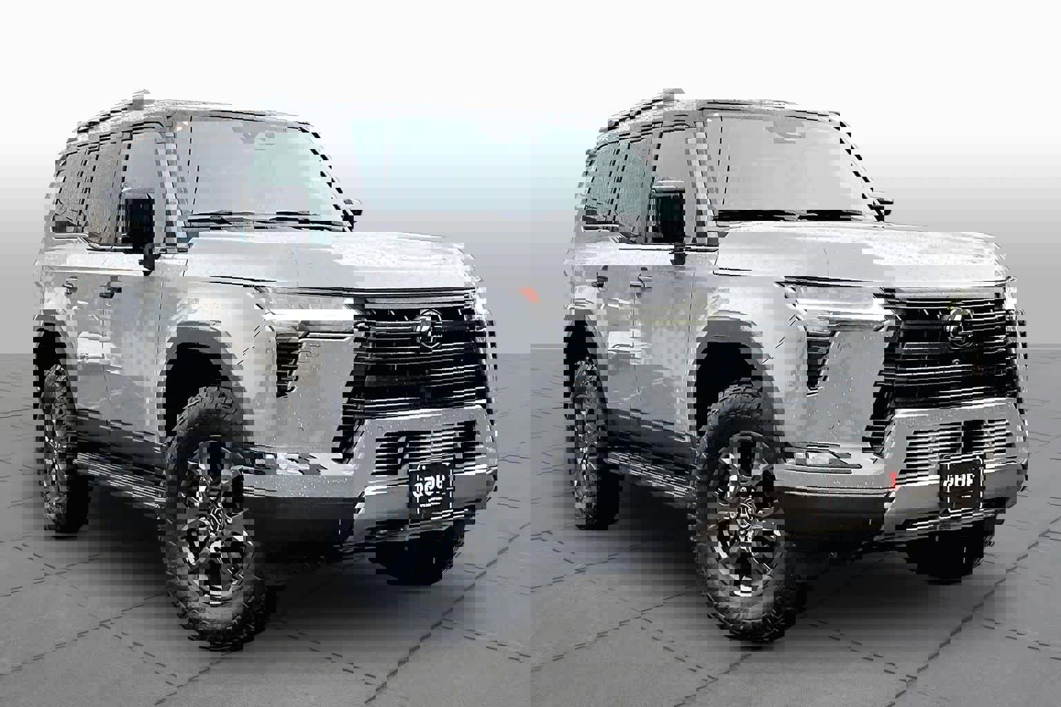 Used 2024 Lexus GX 550 AWD/4WD image 3