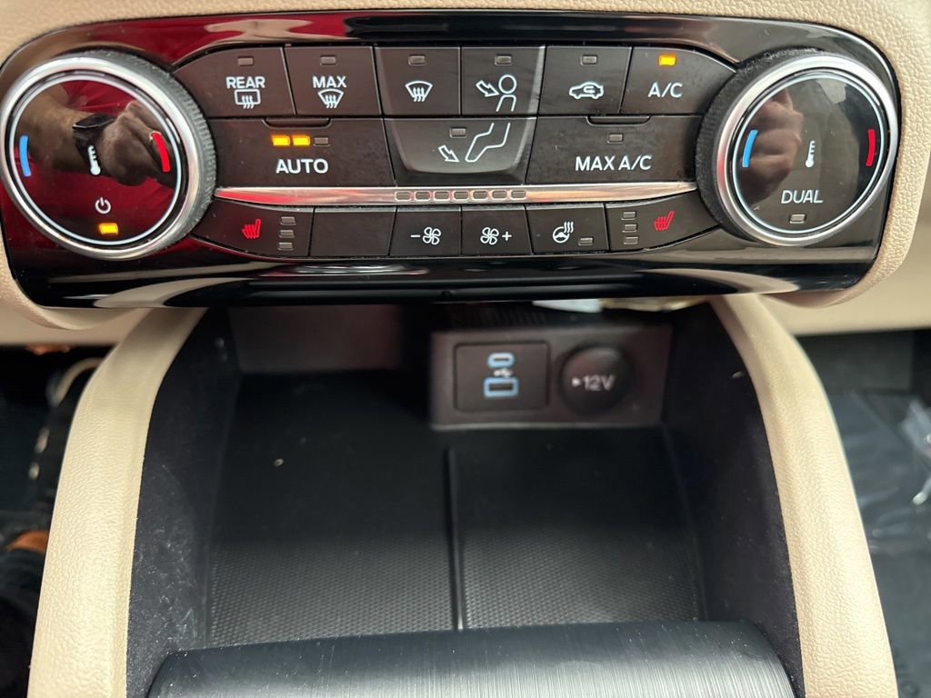Certified 2022 Ford Escape SEL image 30