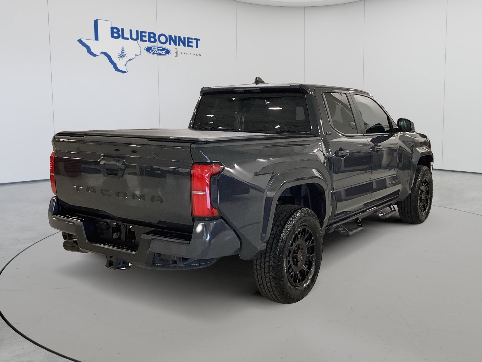 Used 2026 Toyota Tacoma SR5 RWD image 4