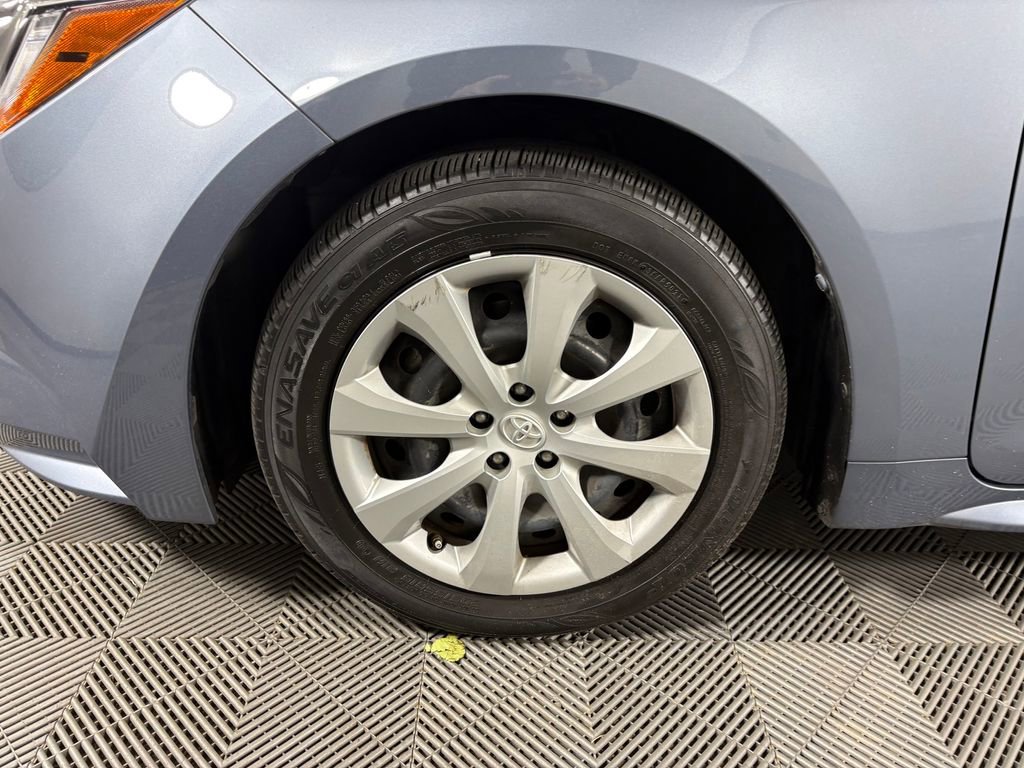 Used 2022 Toyota Corolla LE FWD image 11