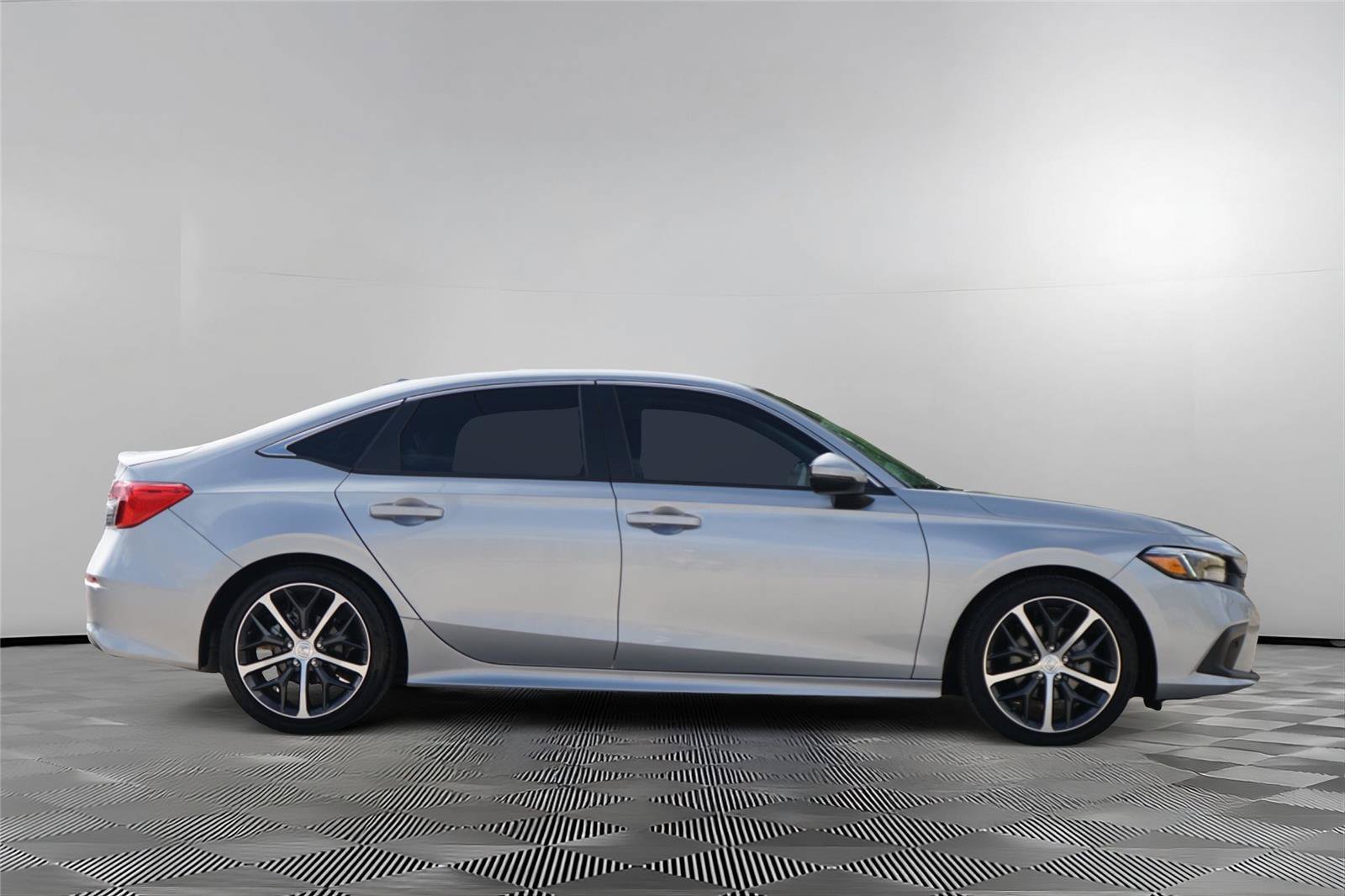 Used 2024 Honda Civic Touring image 4