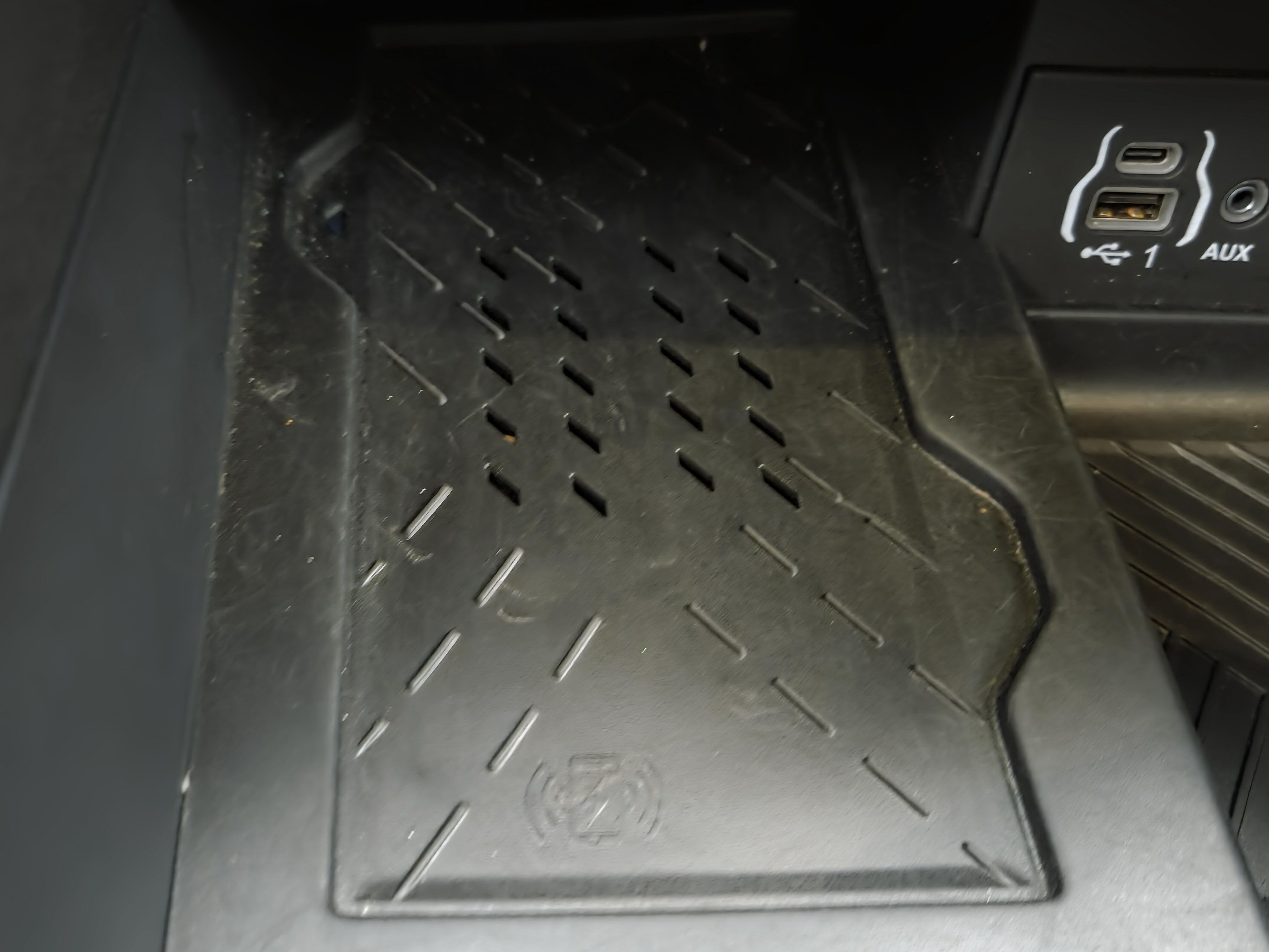 Used 2025 Chrysler Pacifica Limited FWD image 25