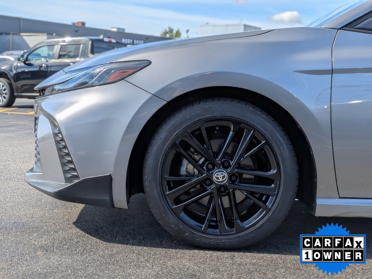 Used 2025 Toyota Camry SE FWD image 11
