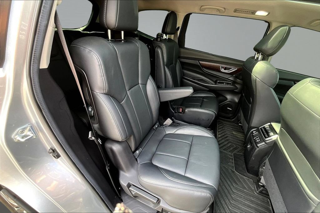 Used 2023 Subaru Ascent Touring AWD/4WD image 27