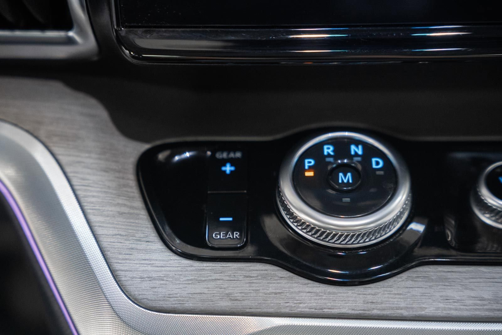 Certified 2025 Ford Expedition Max Platinum image 34