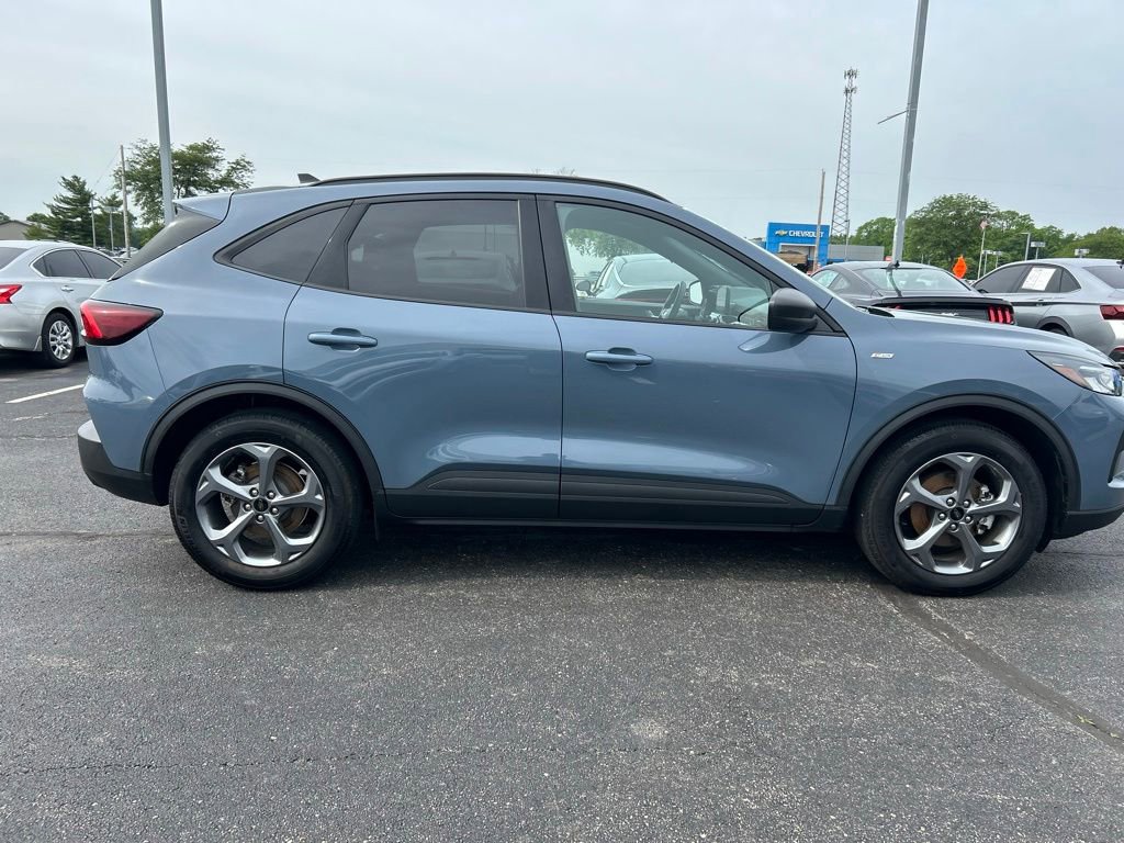 Certified 2025 Ford Escape ST-Line FWD image 9